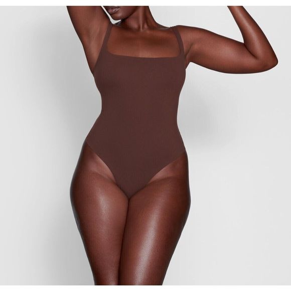 SKIMS Women's Sz XS Cocoa Brown Fits Everybody Square Neck Sleeveless Bodysuit - Picture 3 of 4
